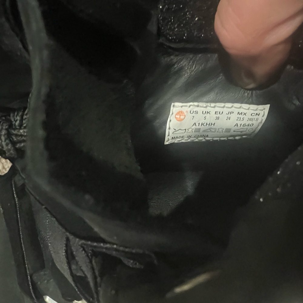 Timberland waterproof boots black velvet size 7 MSRP 289$ - Picture 10 of 11